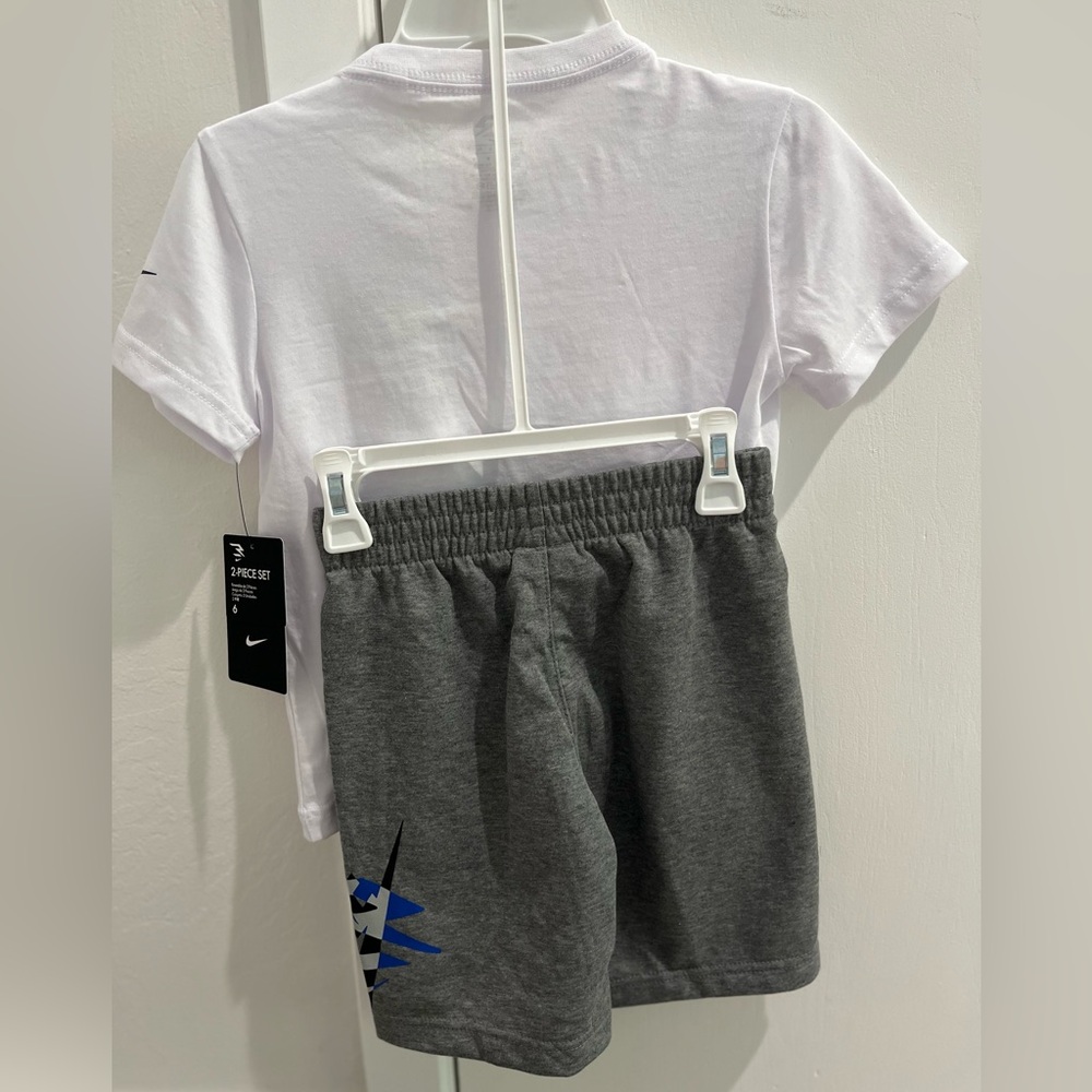 Nike Kids White Tee and Gray Shorts Set with Blue and Black Graphics Size 6 - Picture 3 of 12